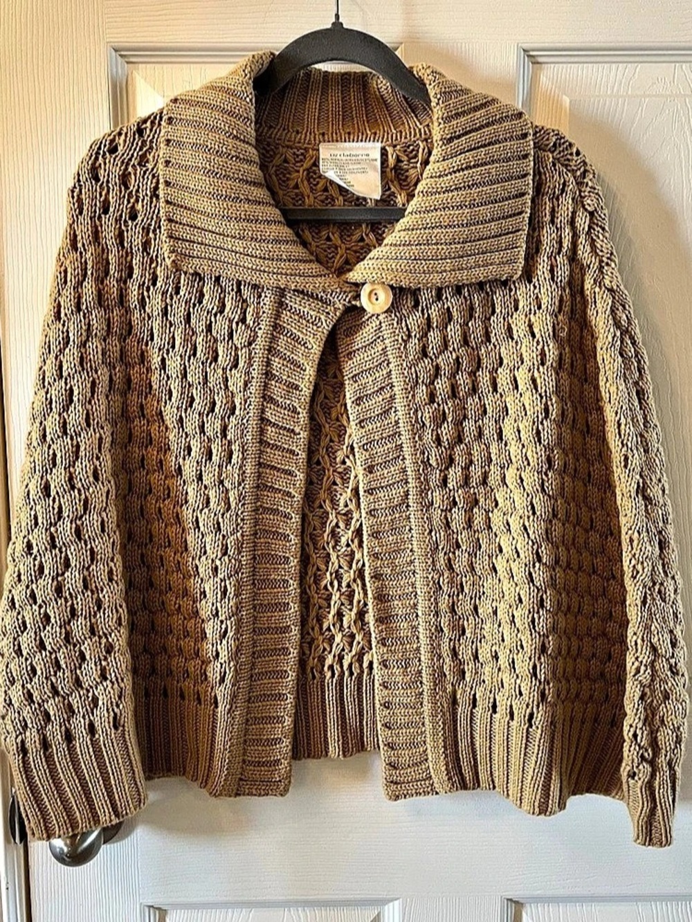 Liz Claiborne Women’s Tan/Honey Gold Chunky Textured Vintage Knit Cape Poncho